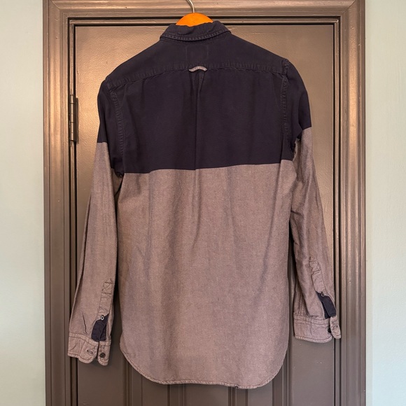 🦅 AE Color Block Long Sleeve Button Down Shirt - Picture 8 of 9